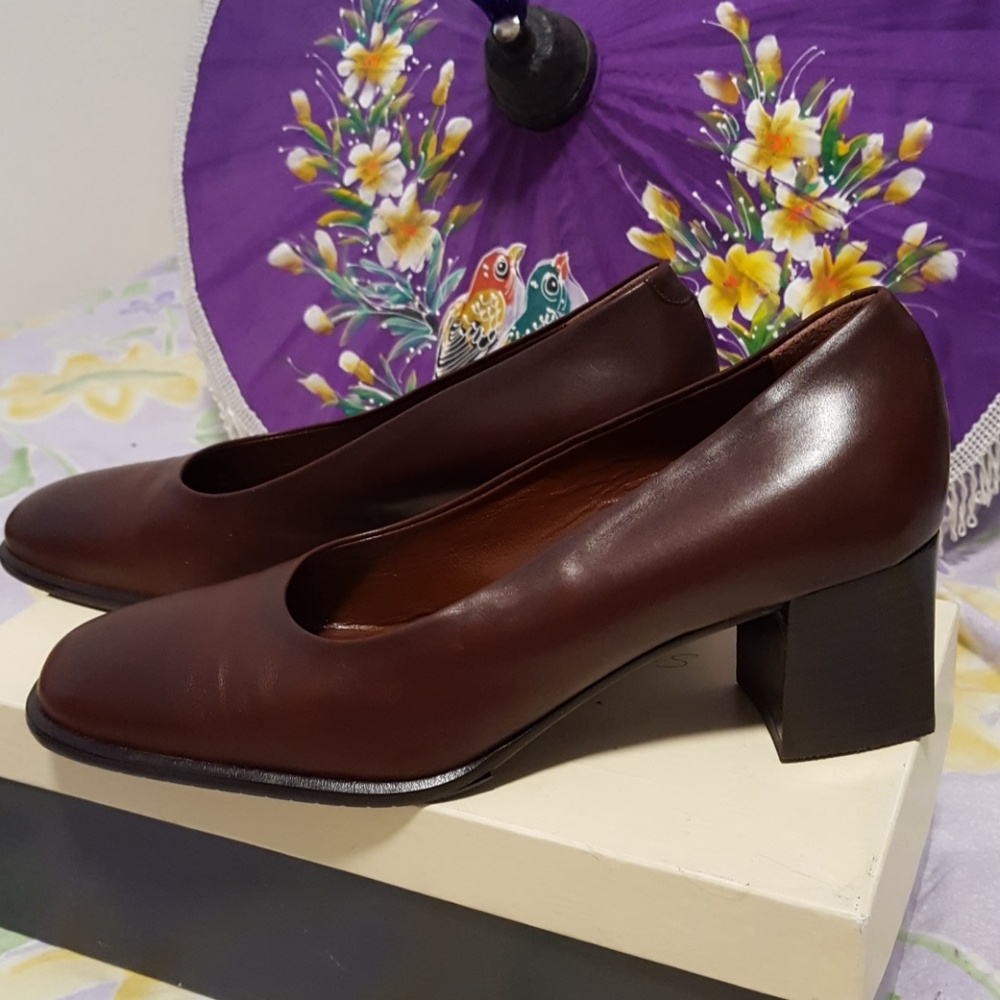 shoes - Picture 3 of 4
